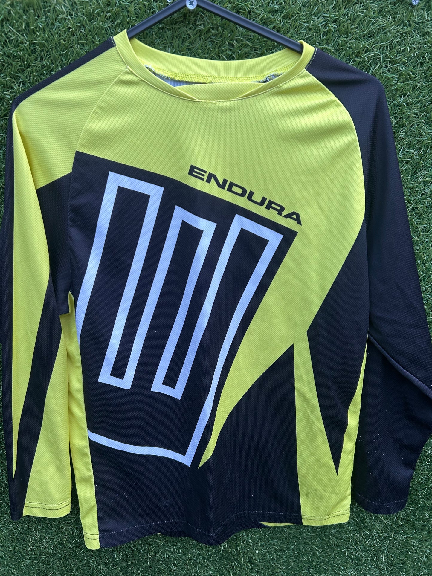 endura jersey small