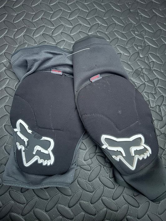 Fox knee pads M