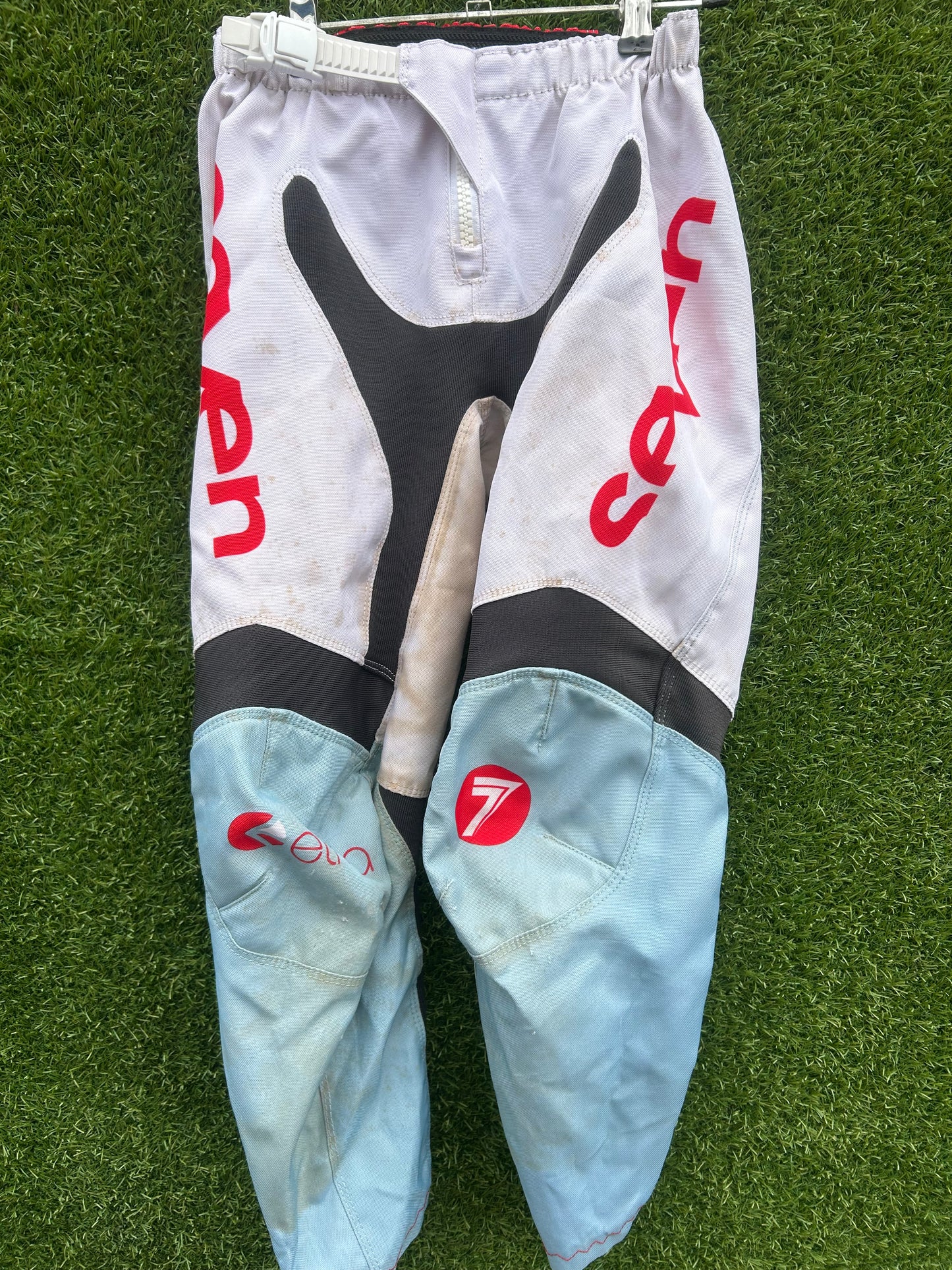 seven pants y28"