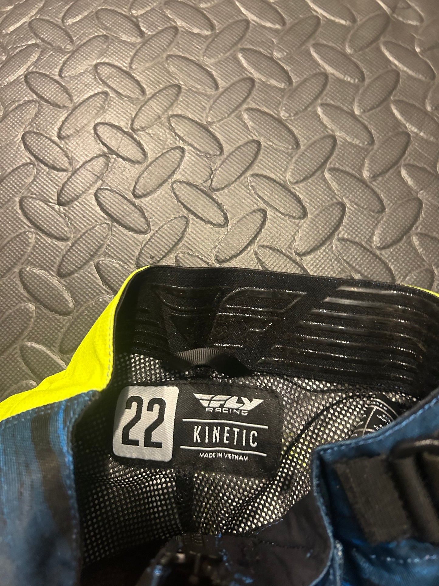 Fly pants 22”