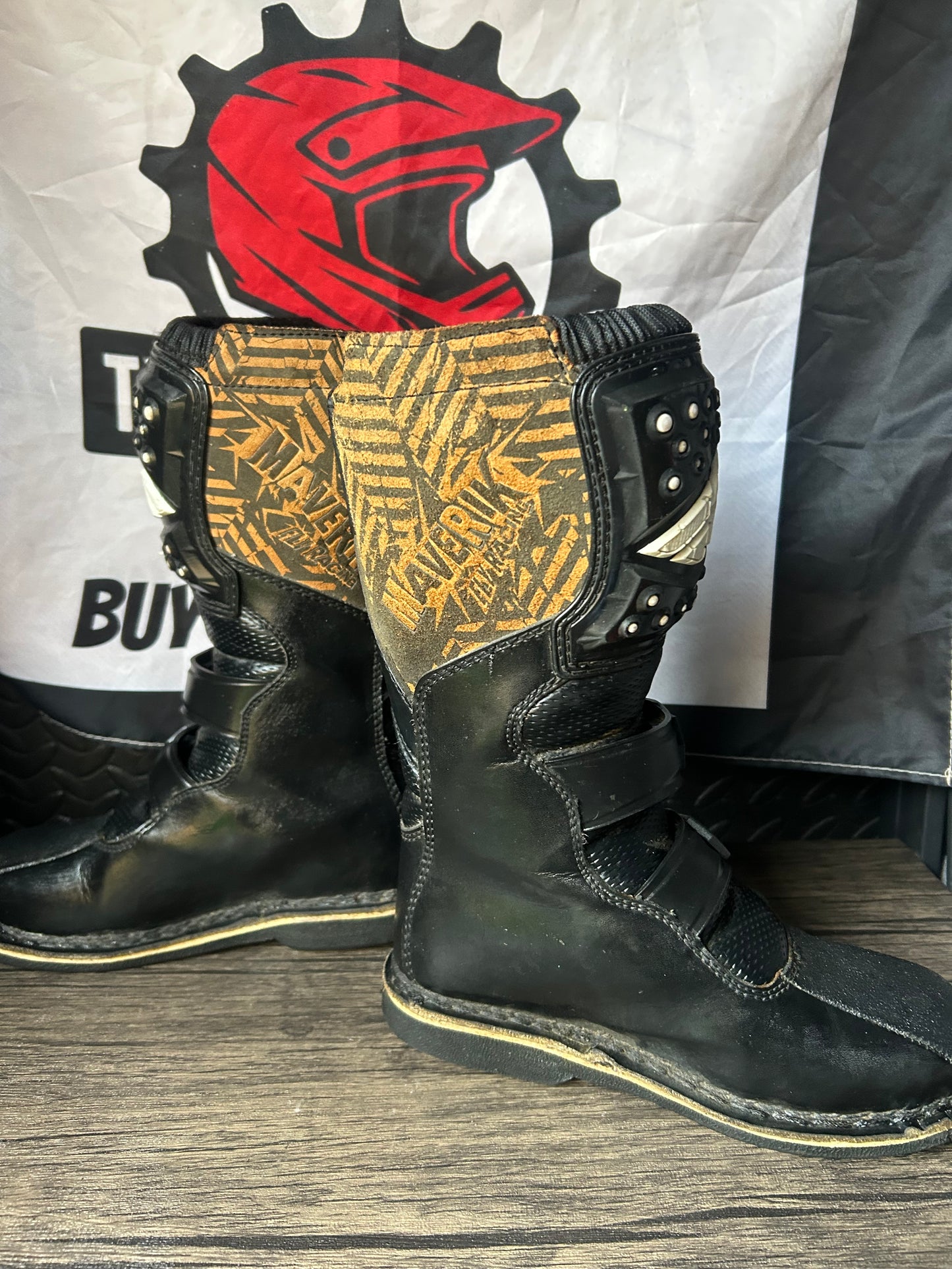 fly boots uk1