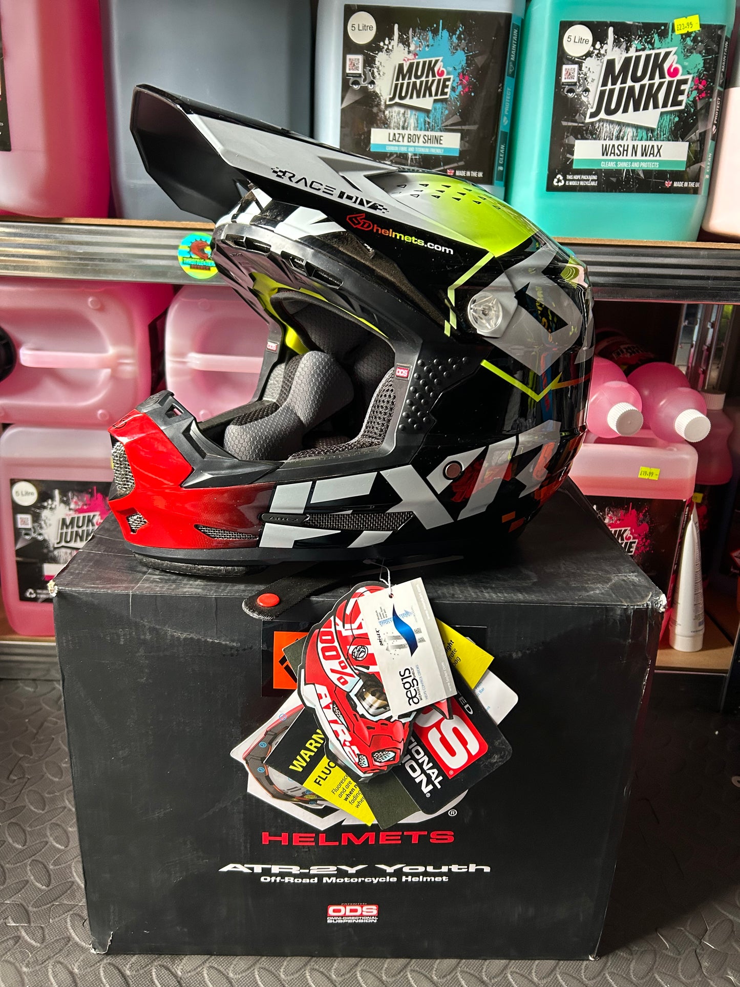New 6d atr2y youth small 49-50cm