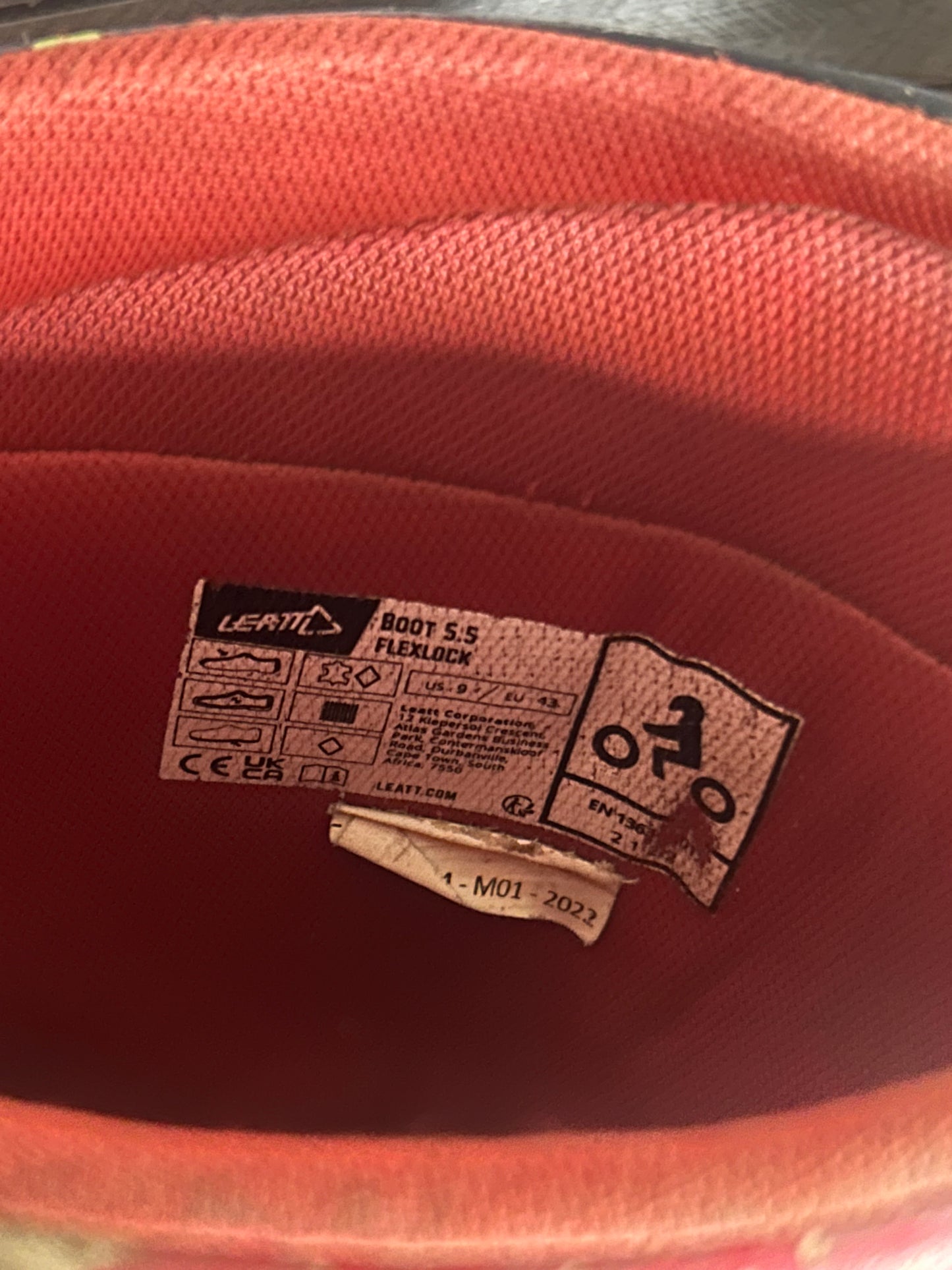 Leatt 5.5 Flexlock UK8