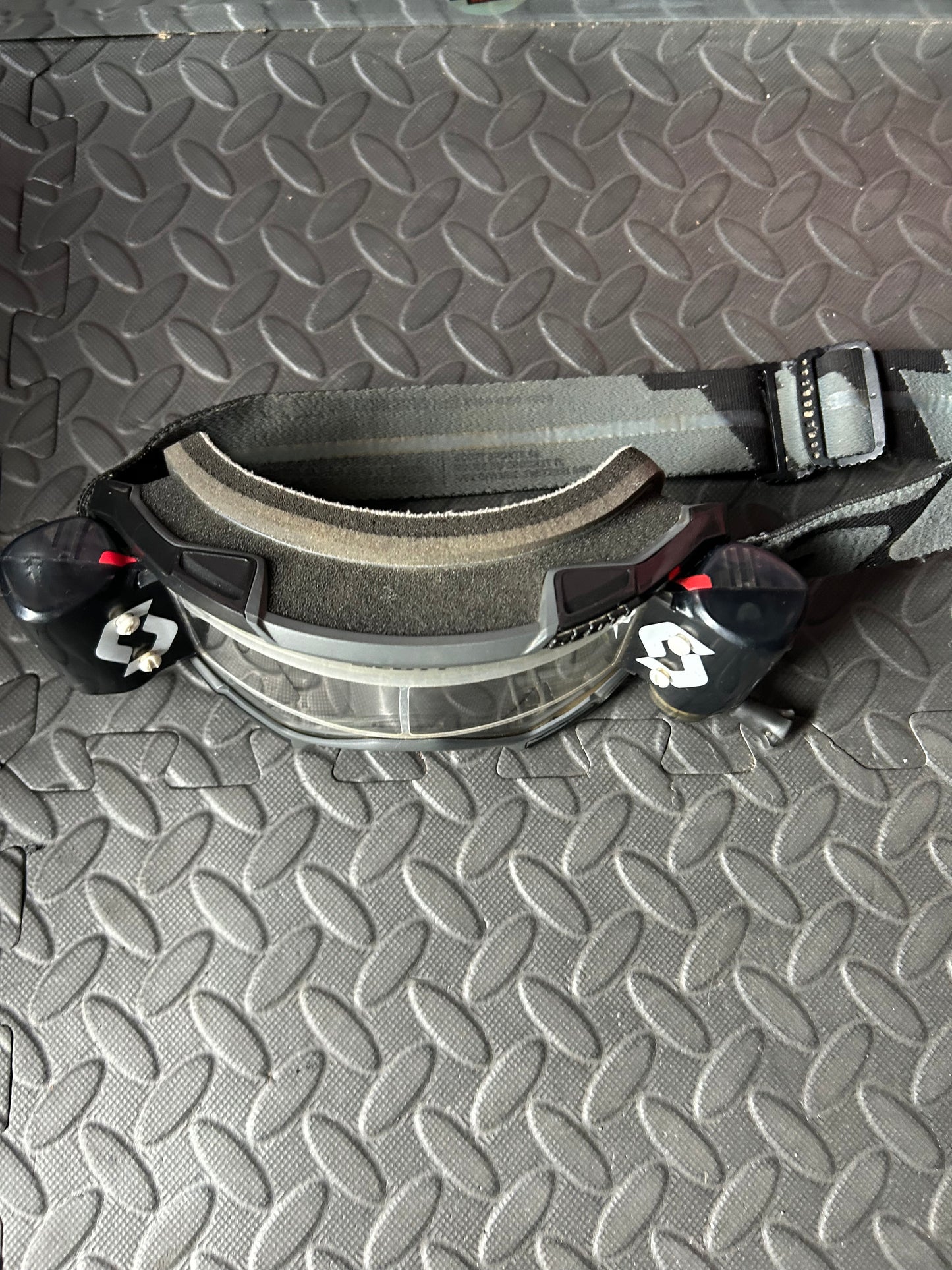 Scott roll off goggles