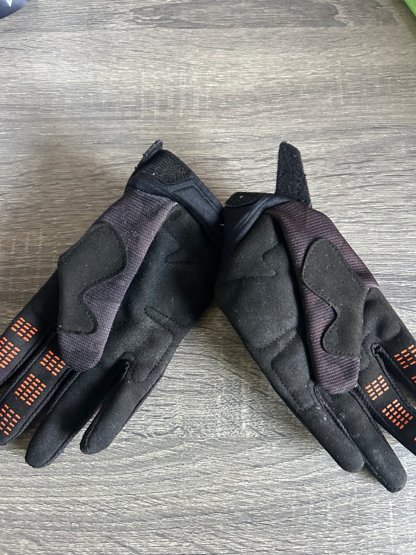 Fox gloves youth large