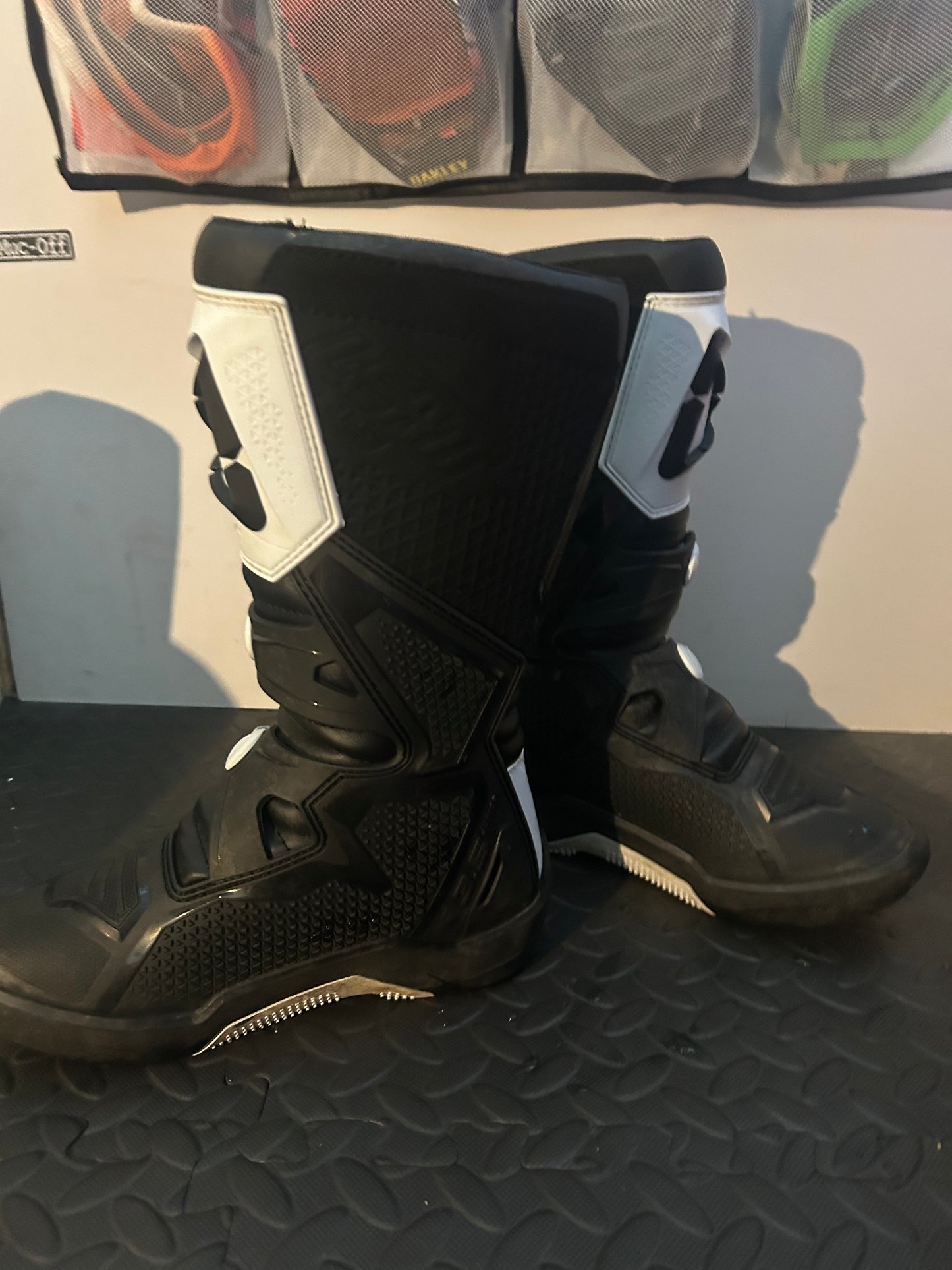 Leatt 3.5 boots UK3