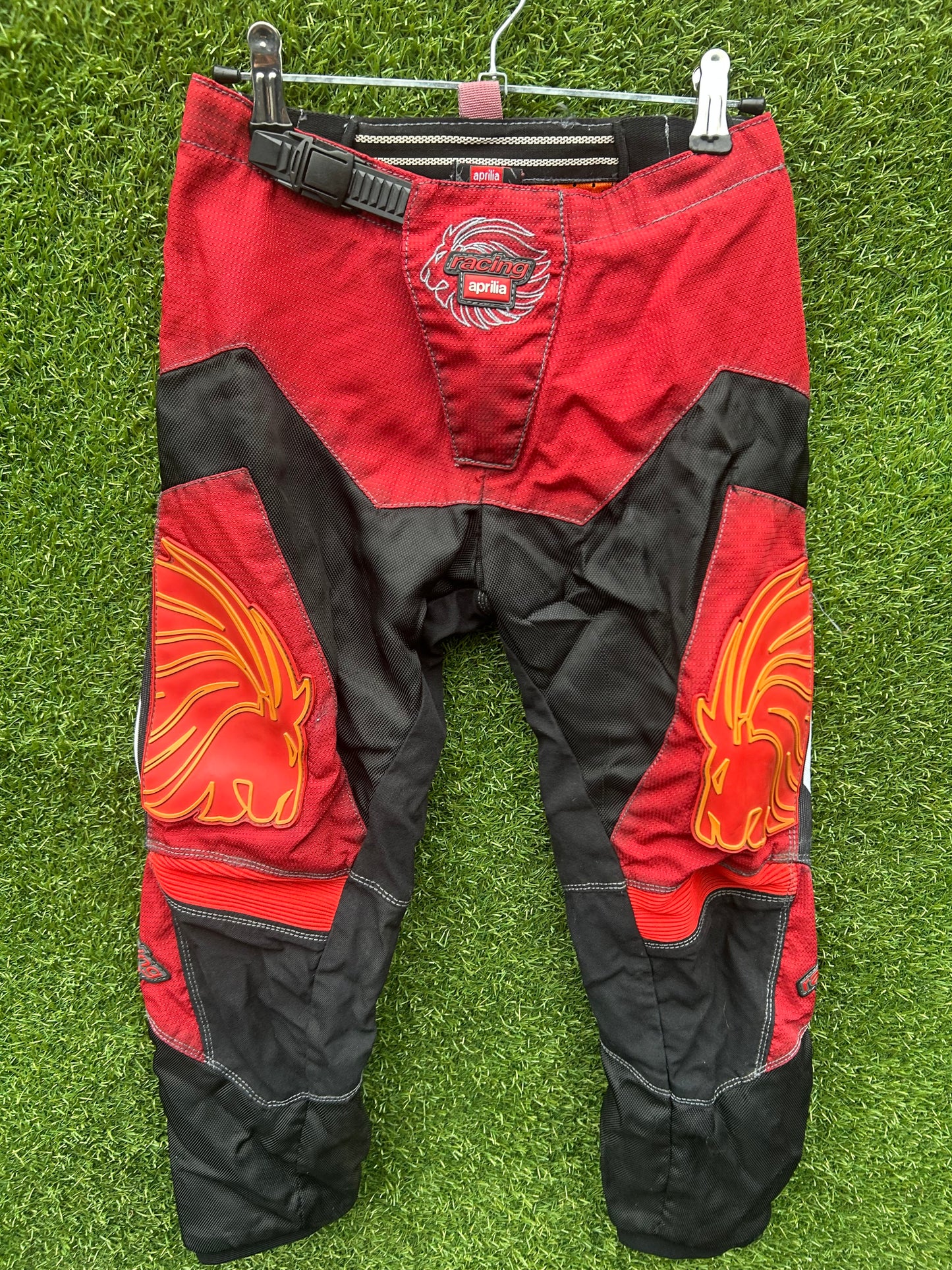 aprilla pants 26"