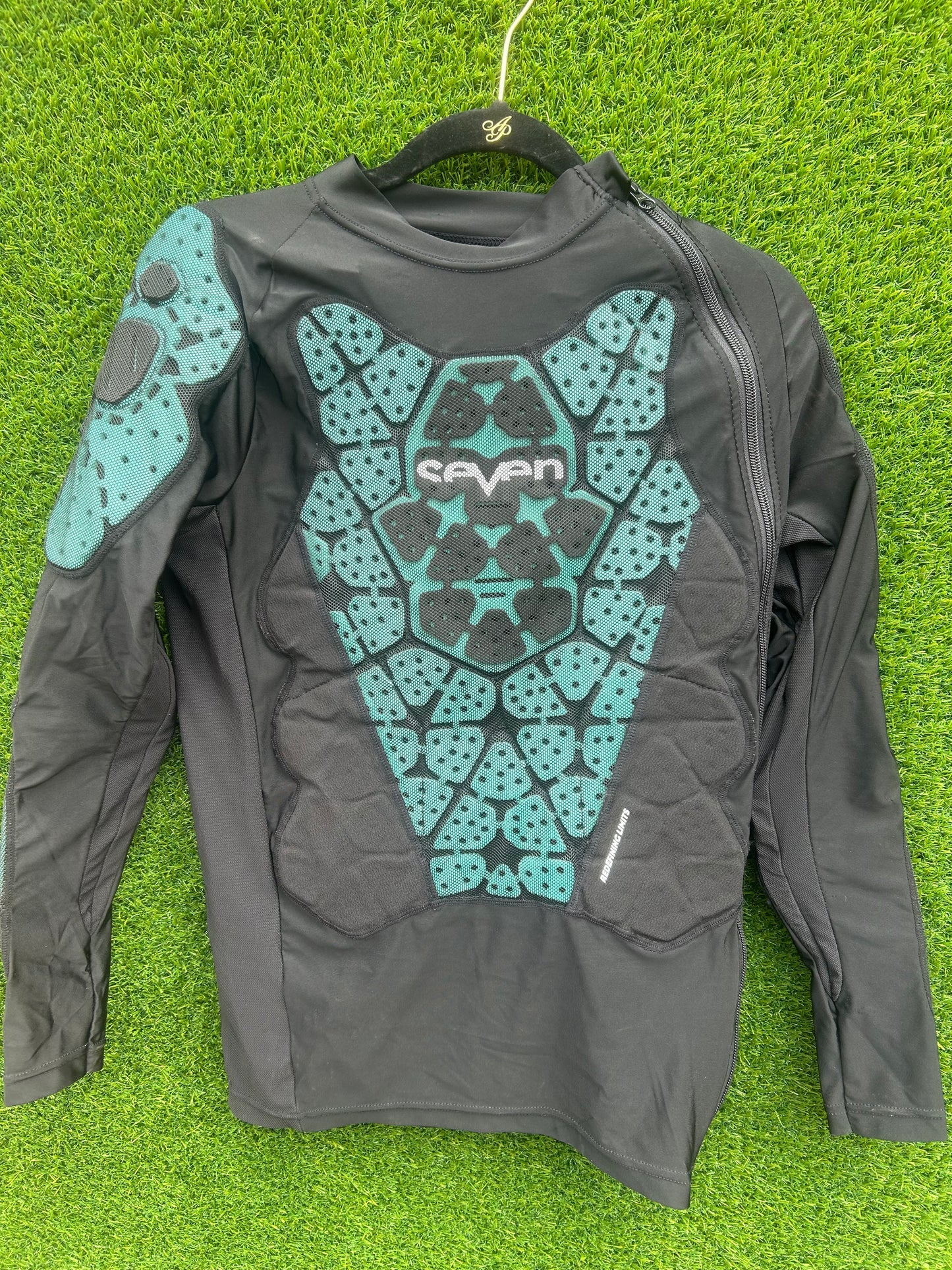 seven body armour medium