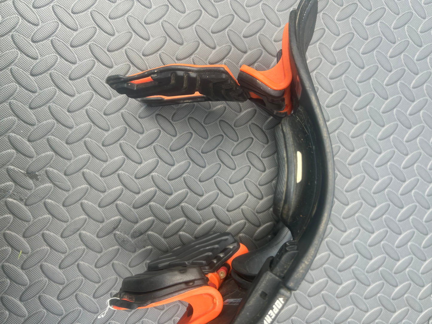 Leatt 5.5 neck brace youth
