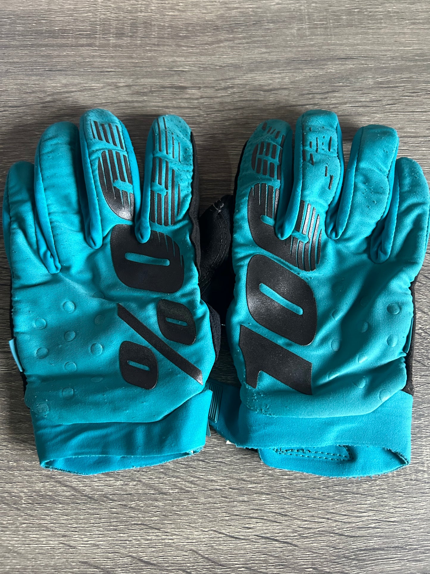 100% brisker gloves M