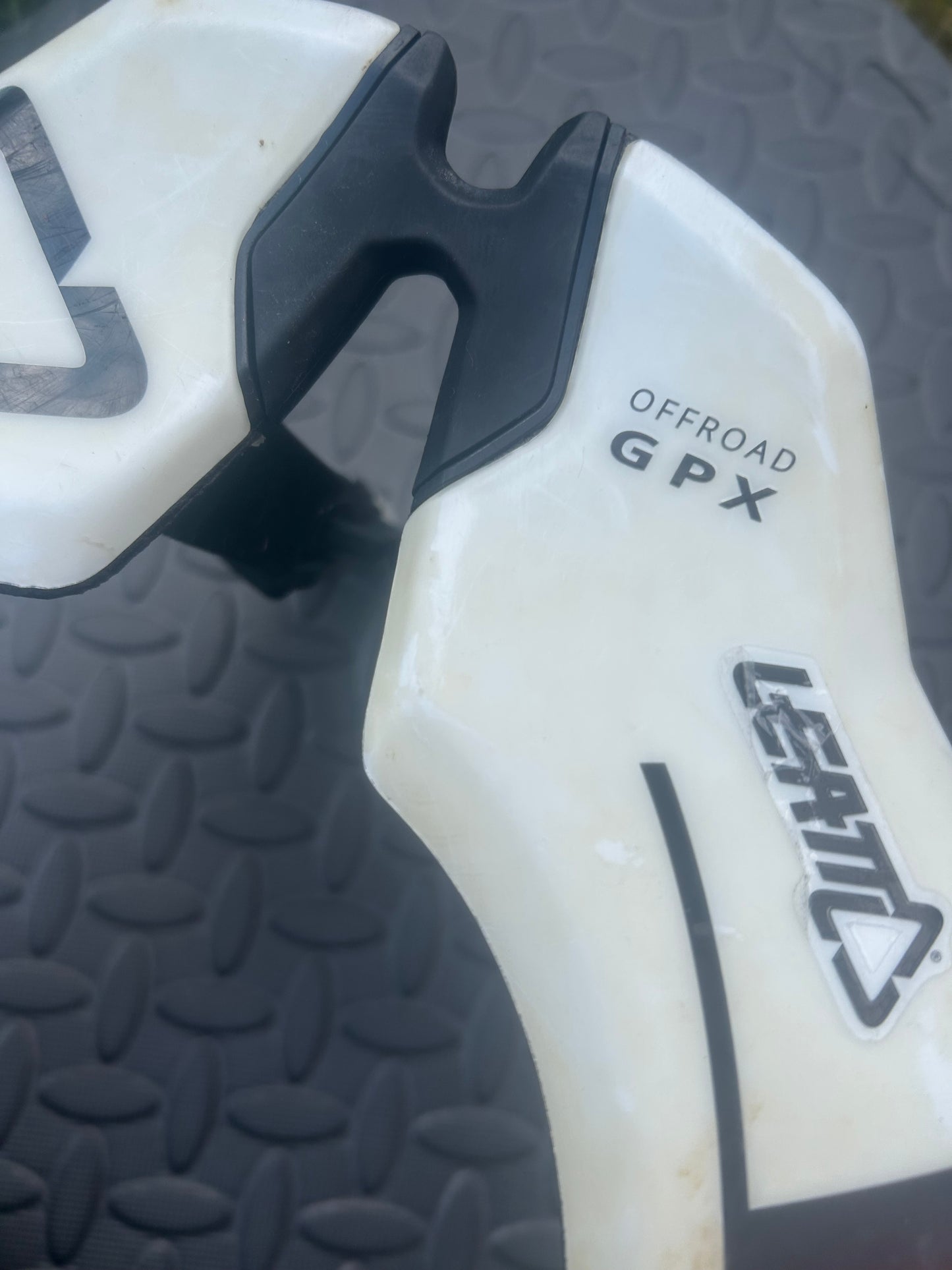 Leatt gpx neck brace S/M