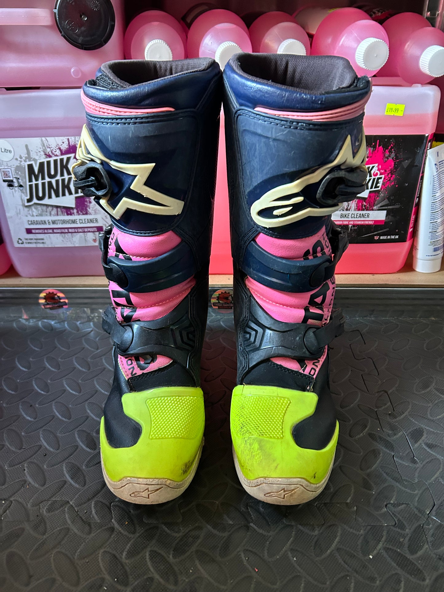 Alpinestars tech 3 uk4