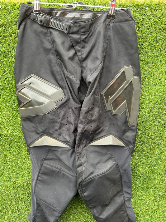 shift pants 28"