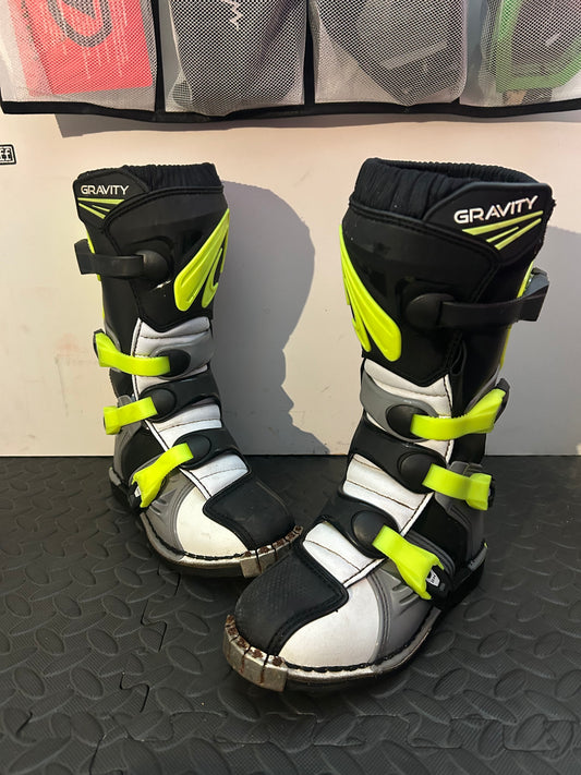 Forma boots UK2