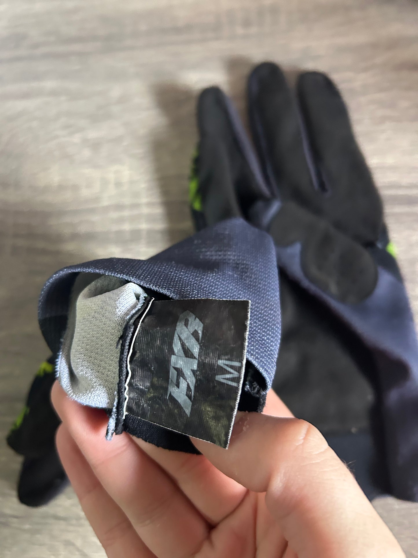 fxr gloves medium