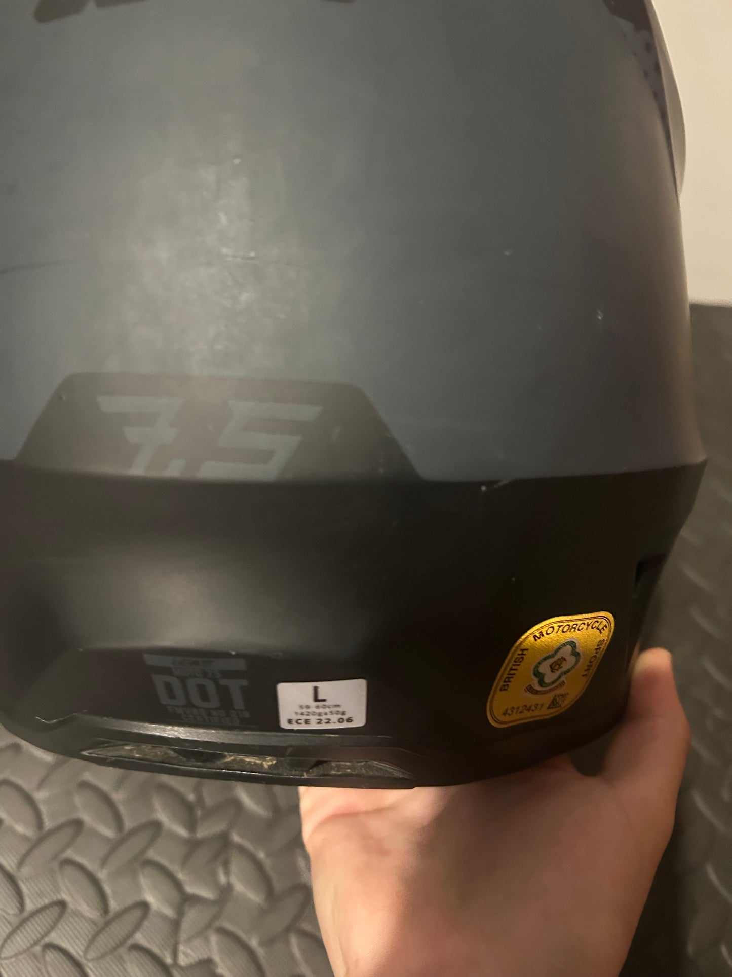Leatt 7.5 helmet L