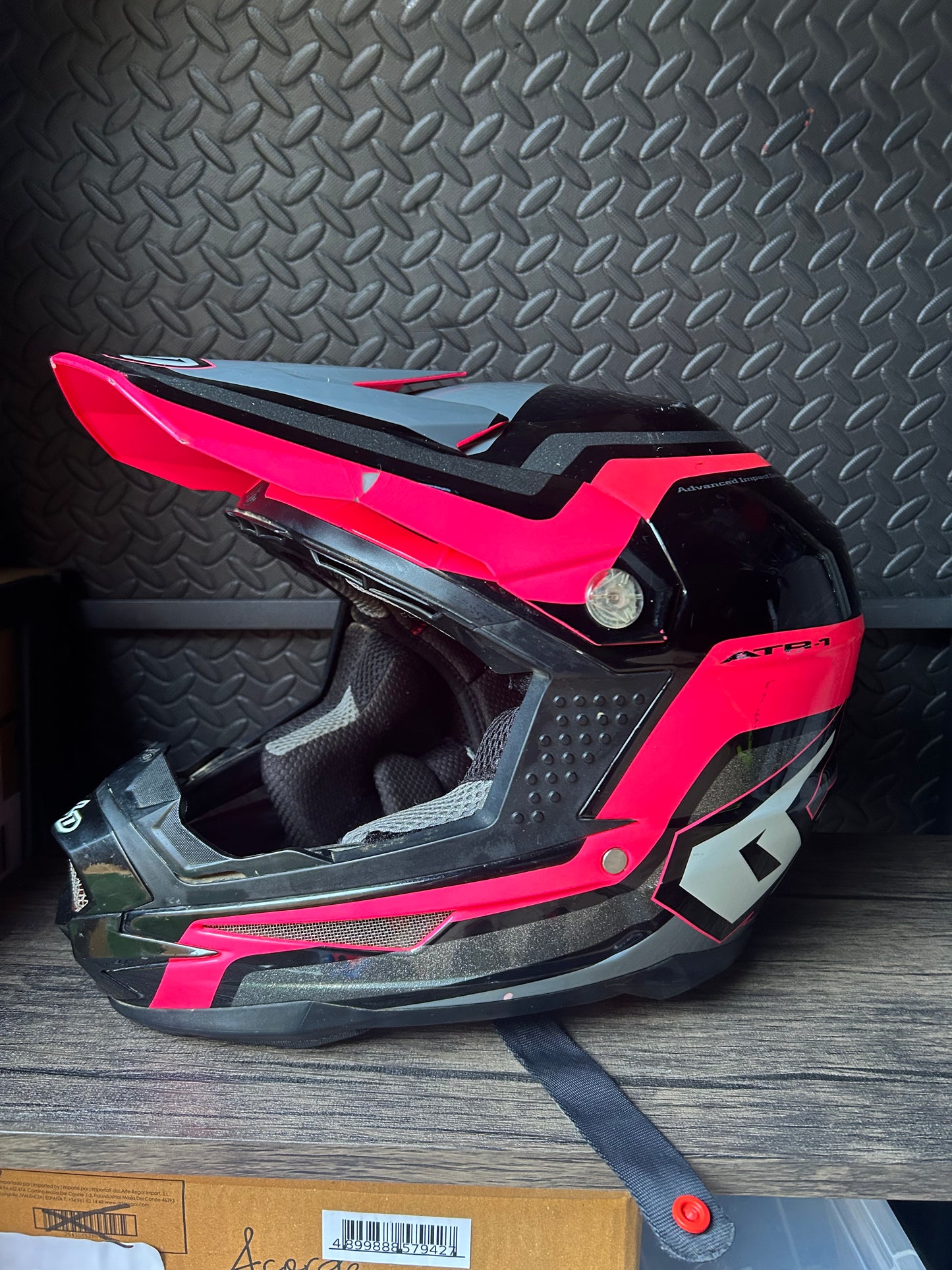 pre-owned 6d ATR1 helmet 58-59cm