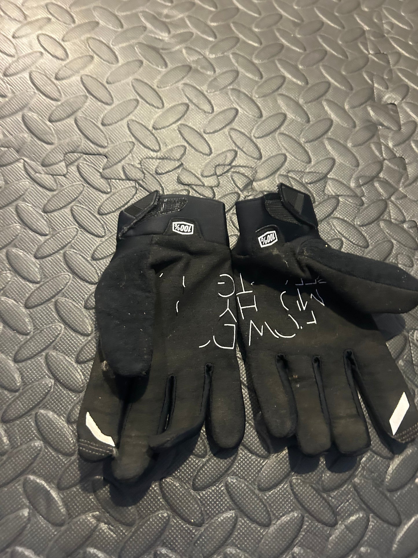 100% brisker gloves YL
