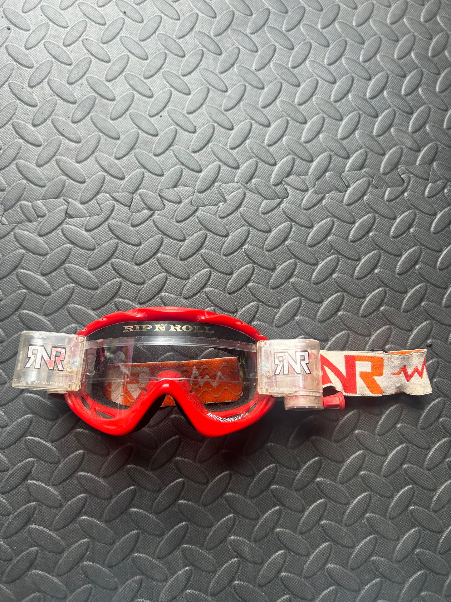Rip n roll goggles