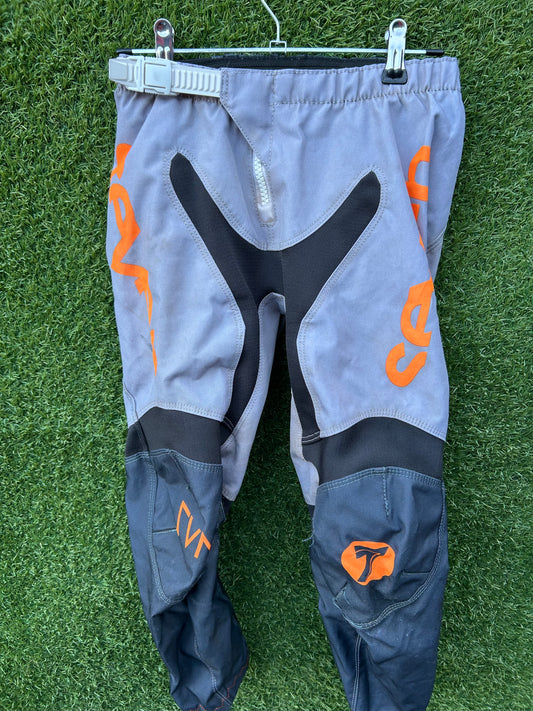 seven pants 24"