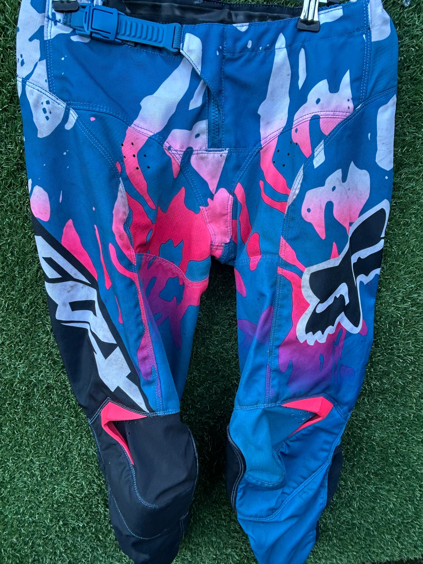 Fox pants 28”