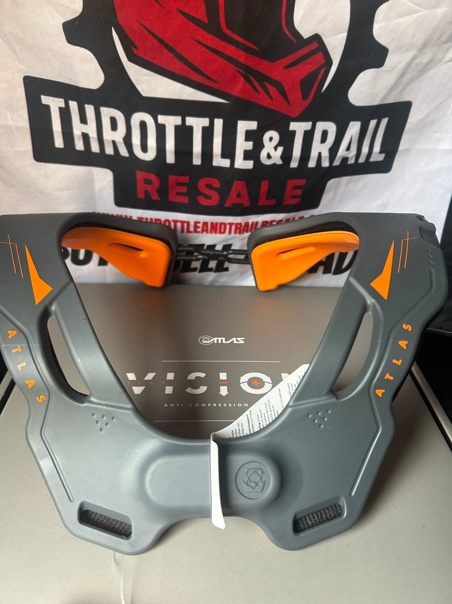 NEW Atlas neck brace D30 L/XL
