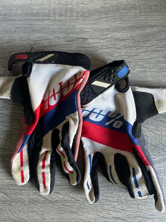 100% gloves youth medium