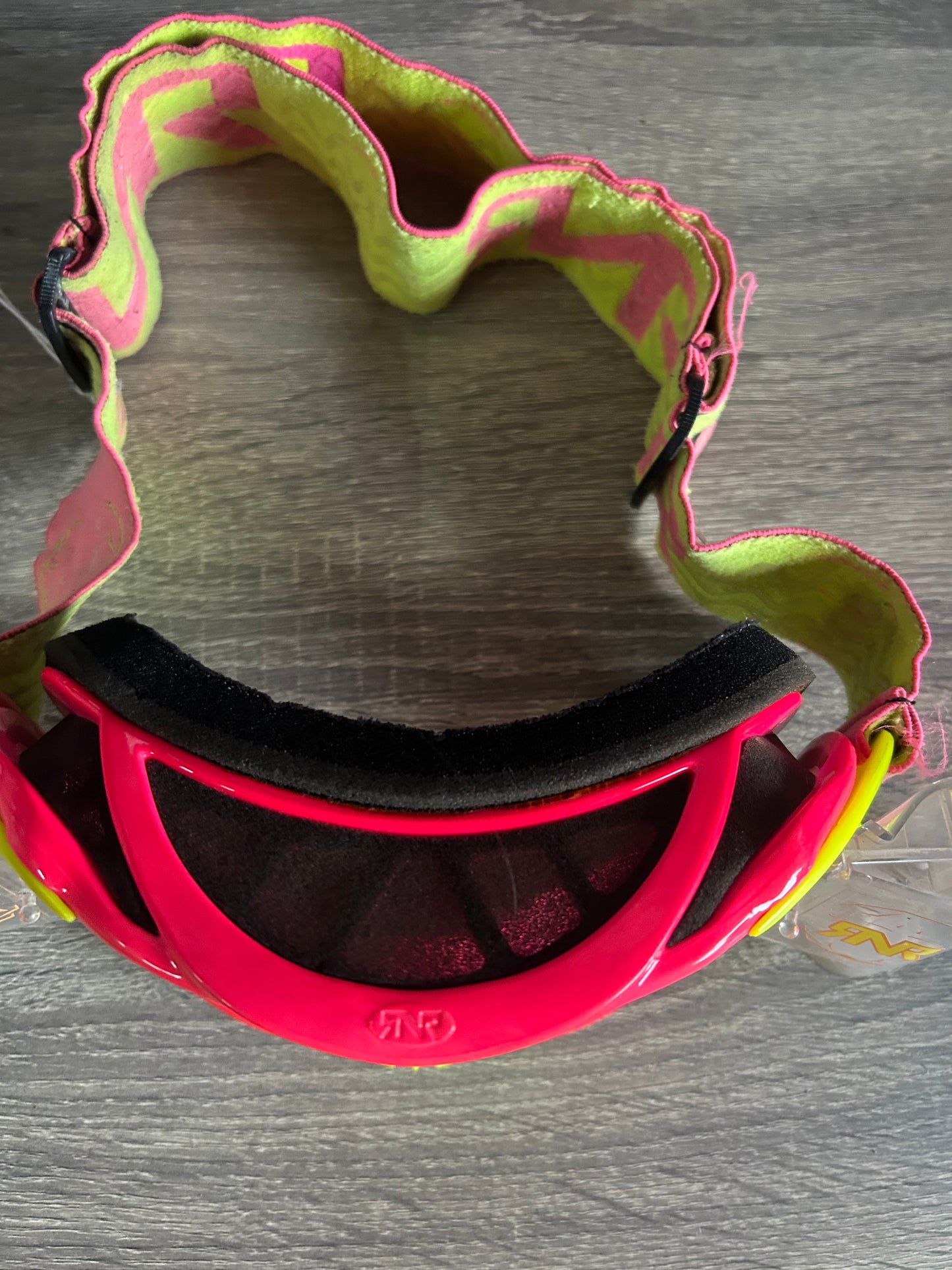 rip n roll goggles - used