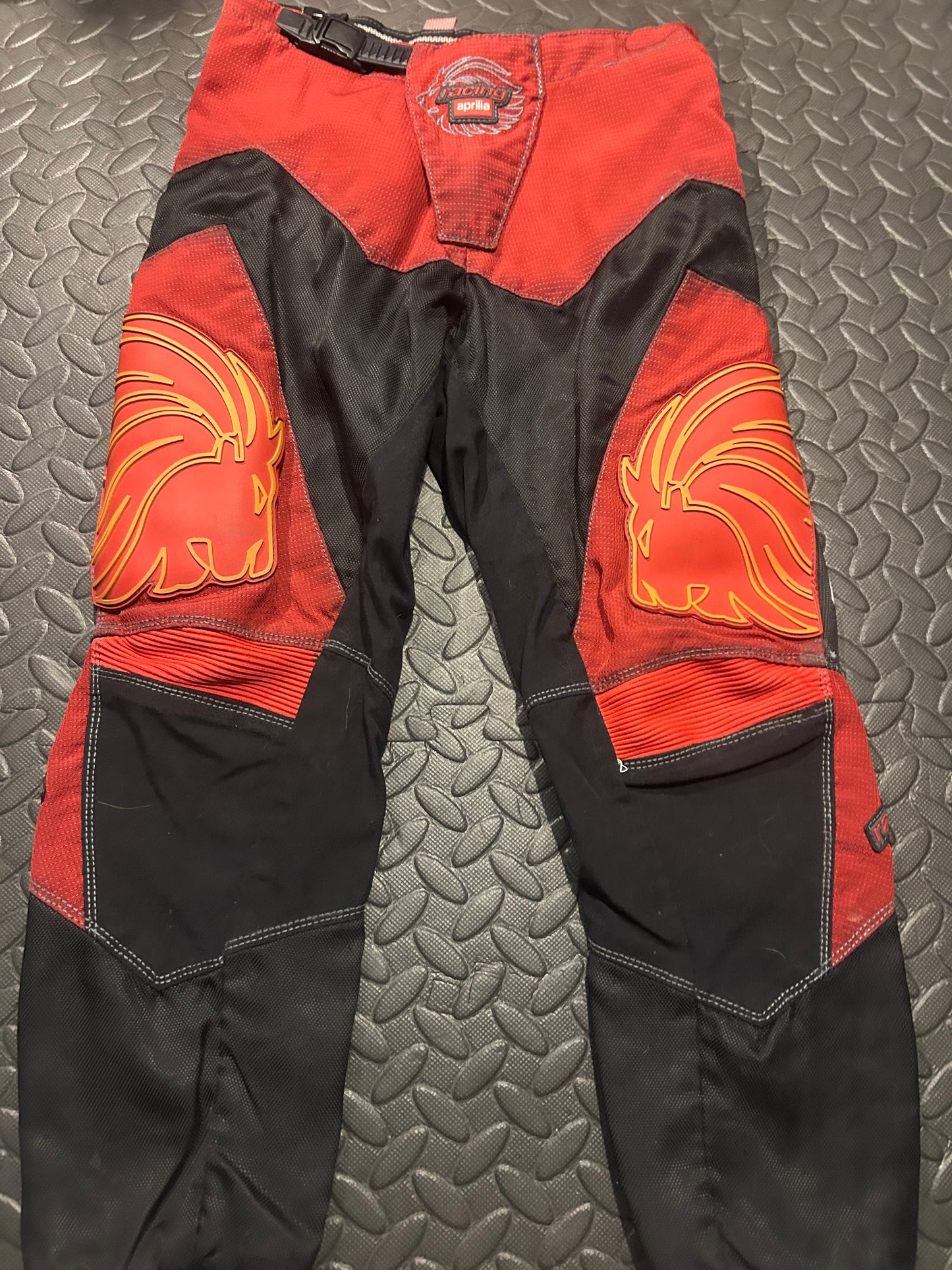 Aprilia pants 26”