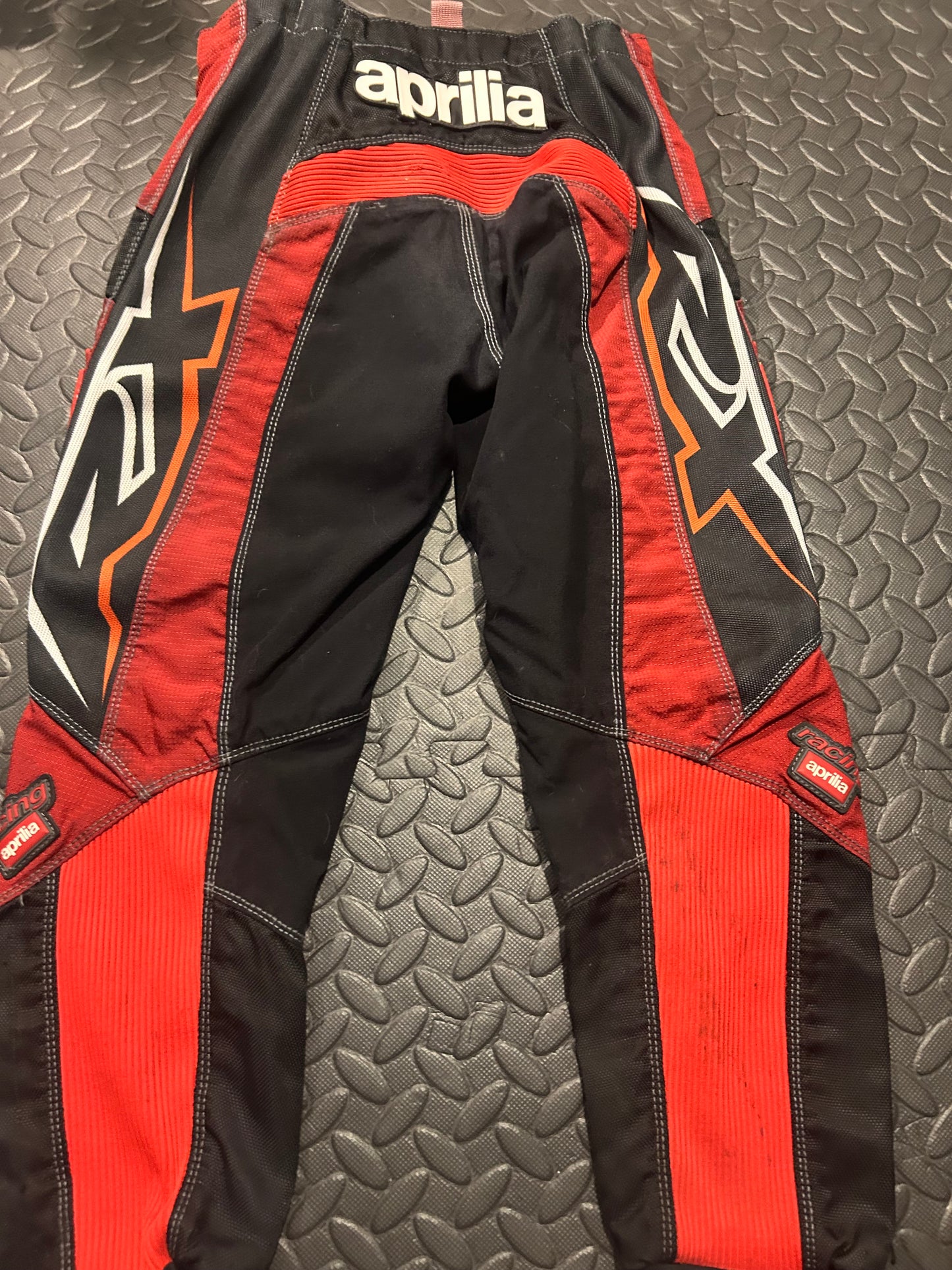 Aprilia pants 26”