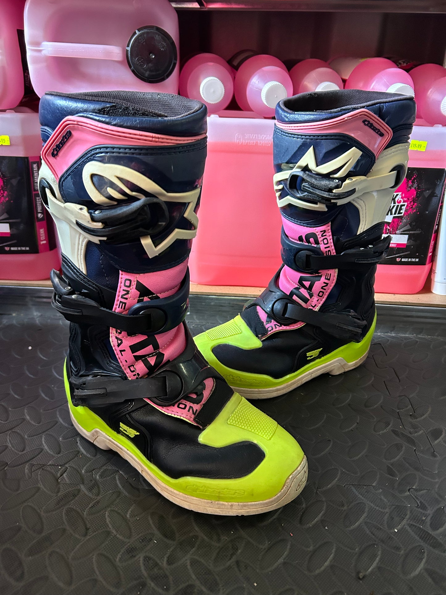 Alpinestars tech 3 uk4