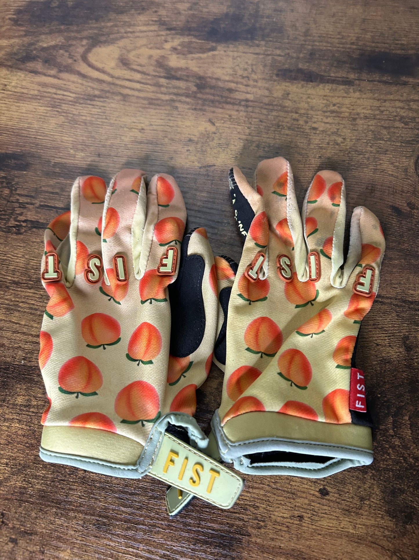 fist gloves ym