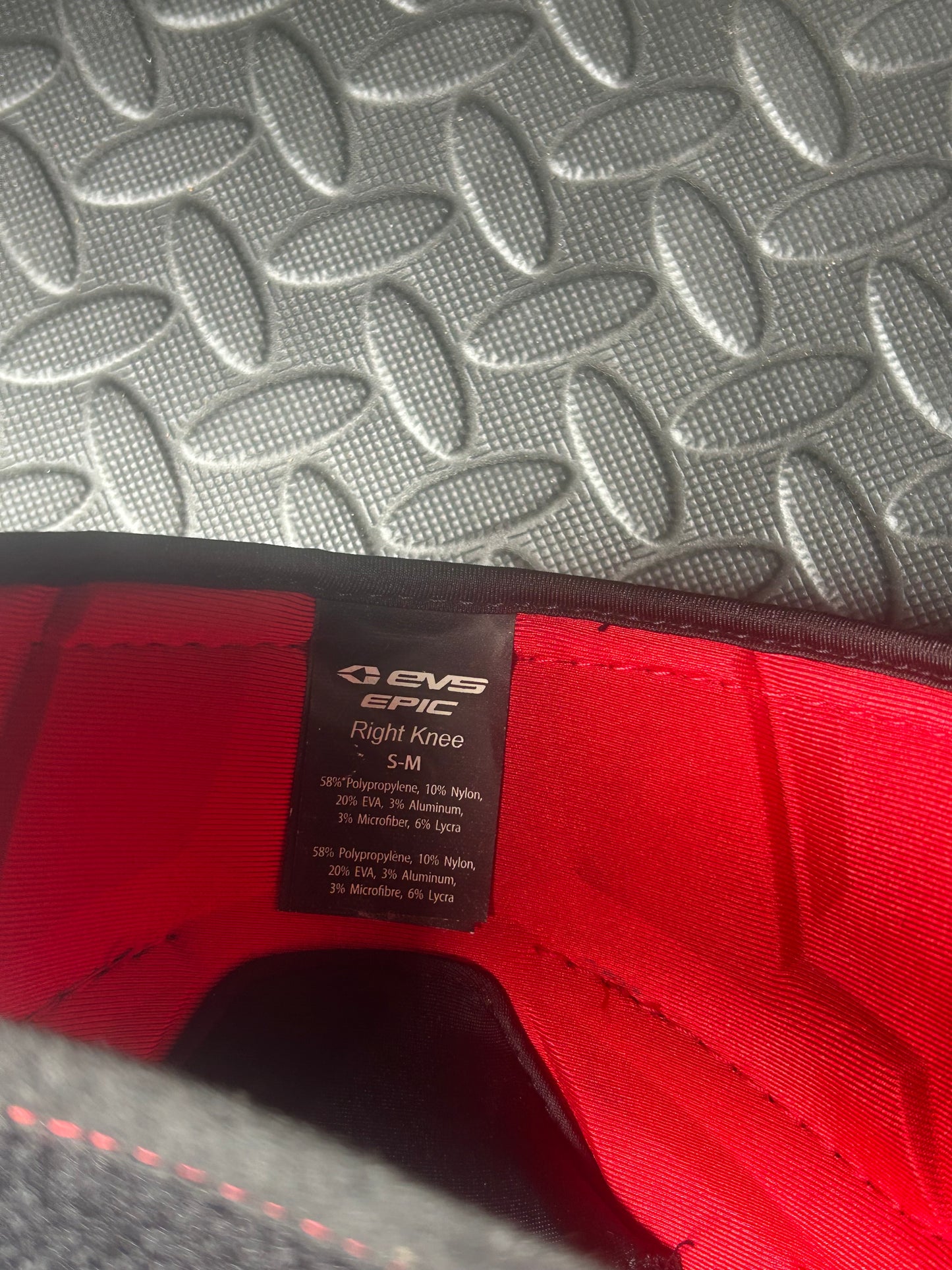Evs knee braces S/M