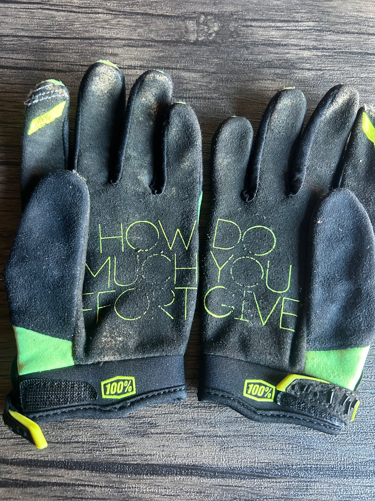 100% brisker gloves ym