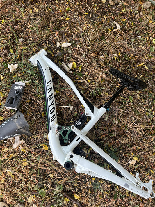 Canyon full suspension frame