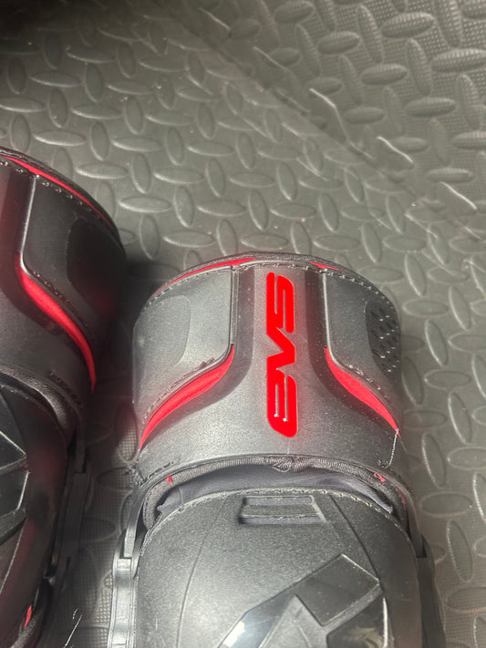Evs knee braces S/M