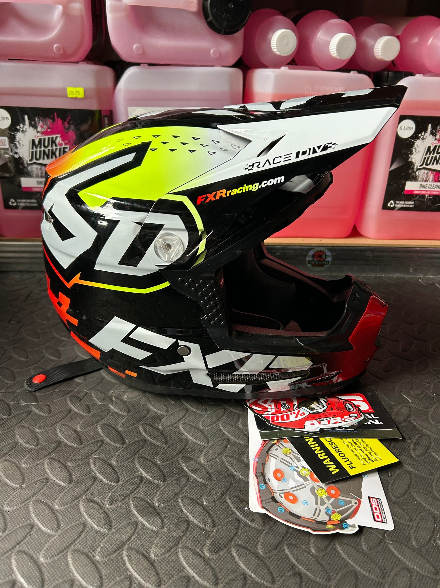 New 6d atr2y youth small 49-50cm