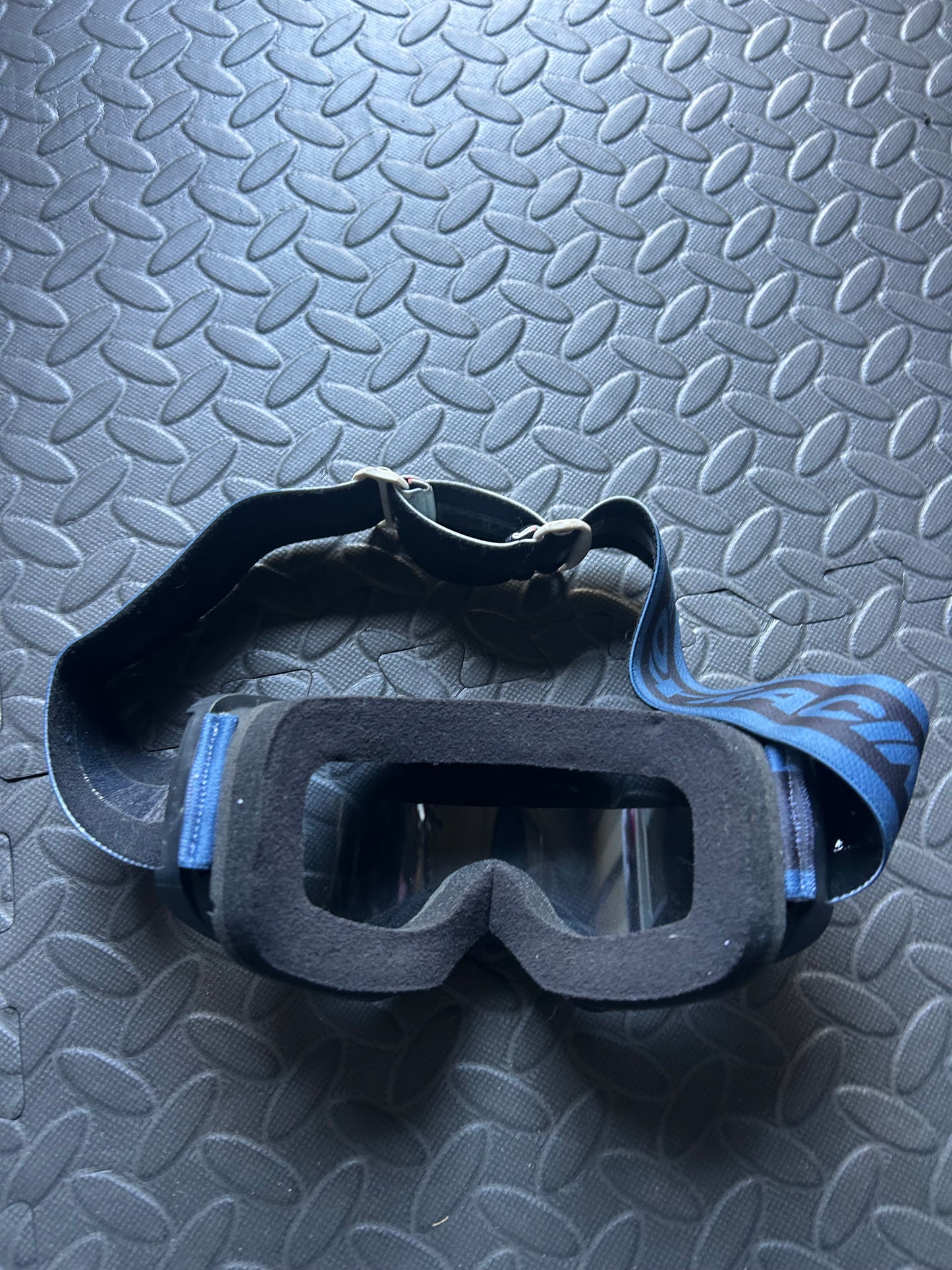 Fox goggles