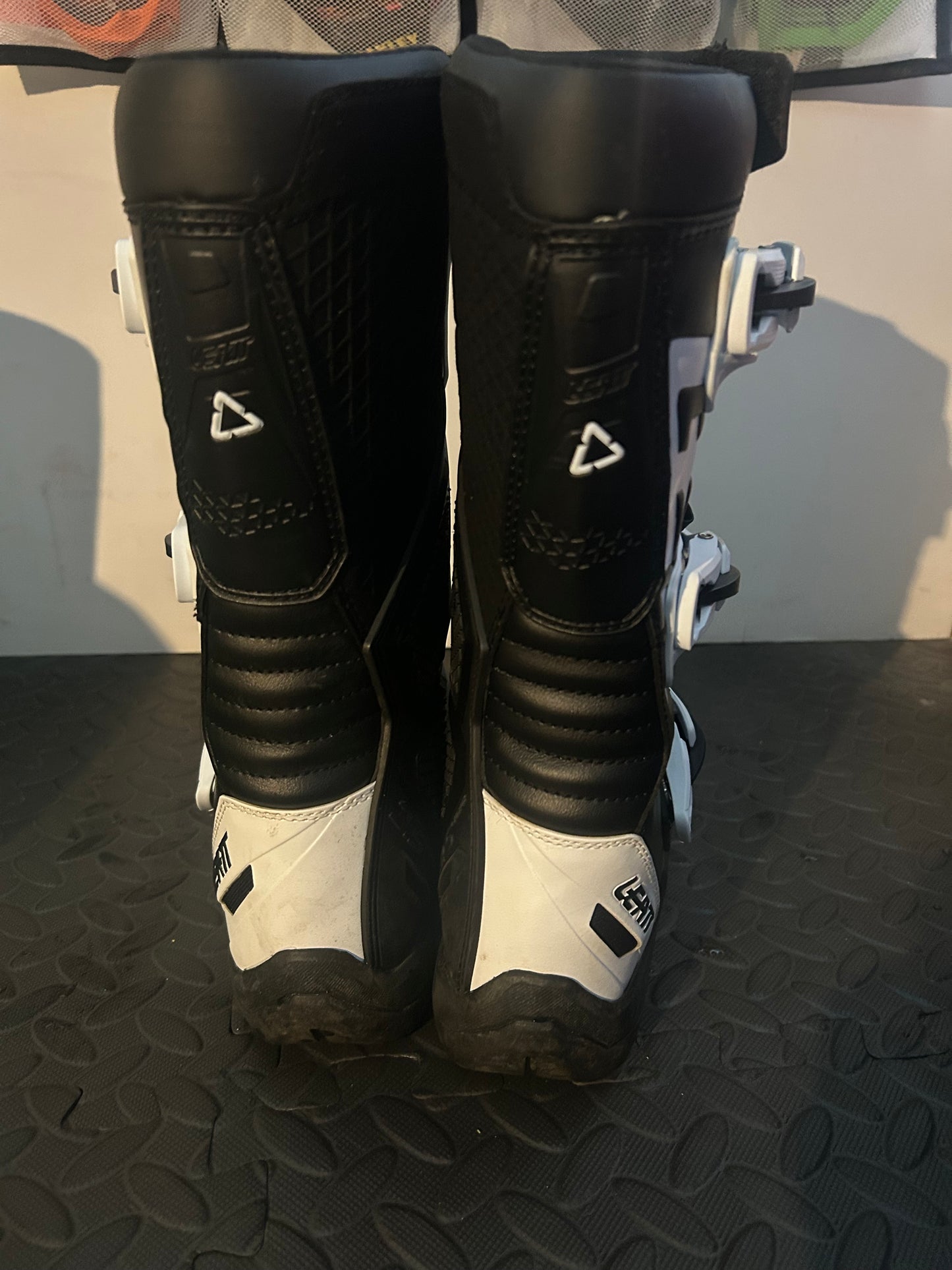Leatt 3.5 boots UK3