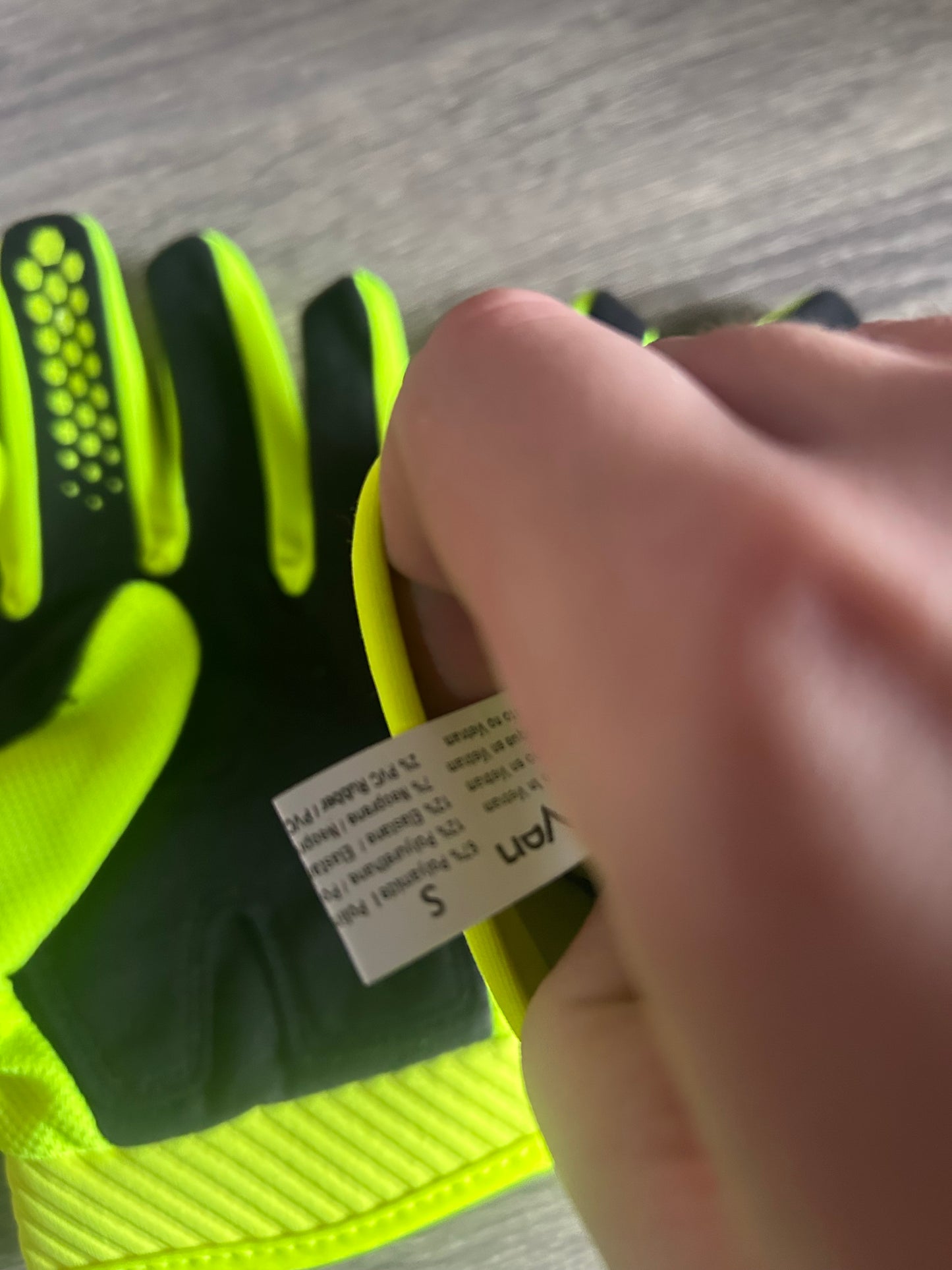 Seven gloves small