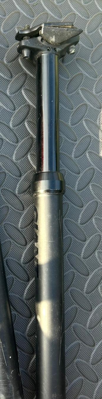 Giant dropper post
