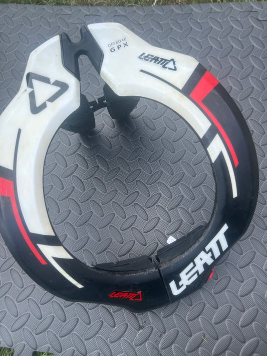 Leatt gpx neck brace S/M