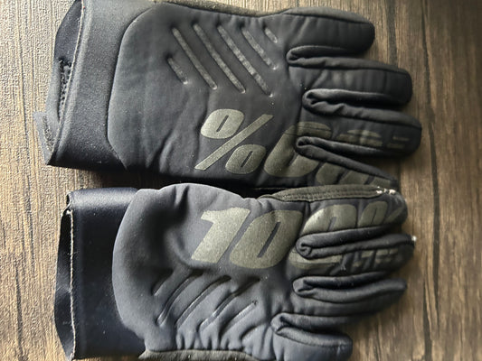 100% gloves ym
