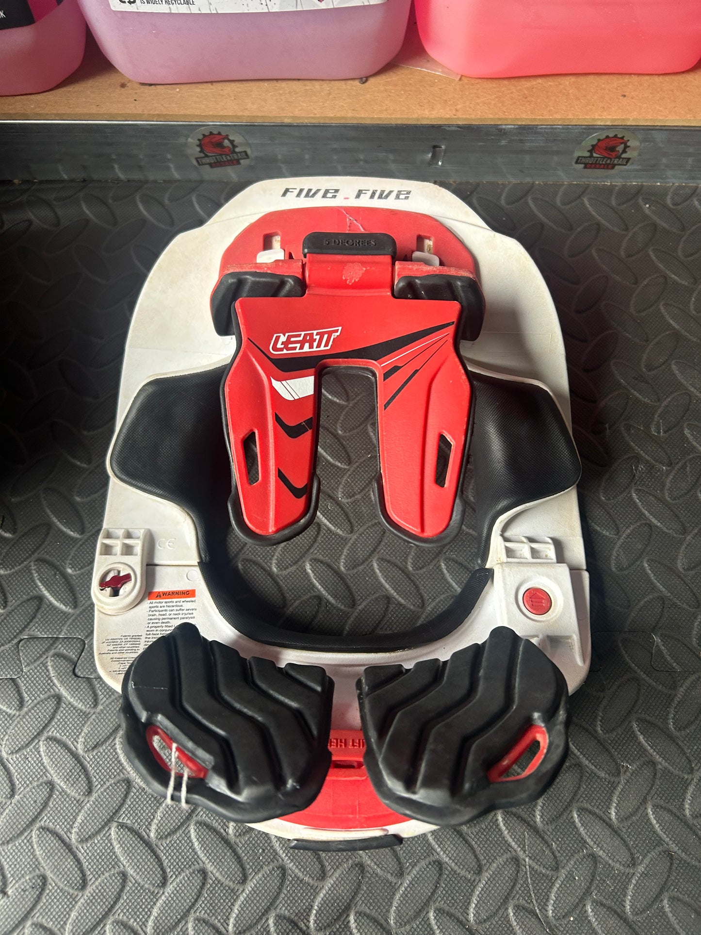 Leatt 5.5 neck brace youth