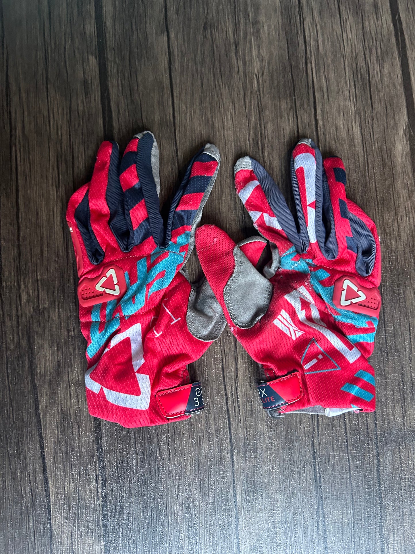 leatt gloves small