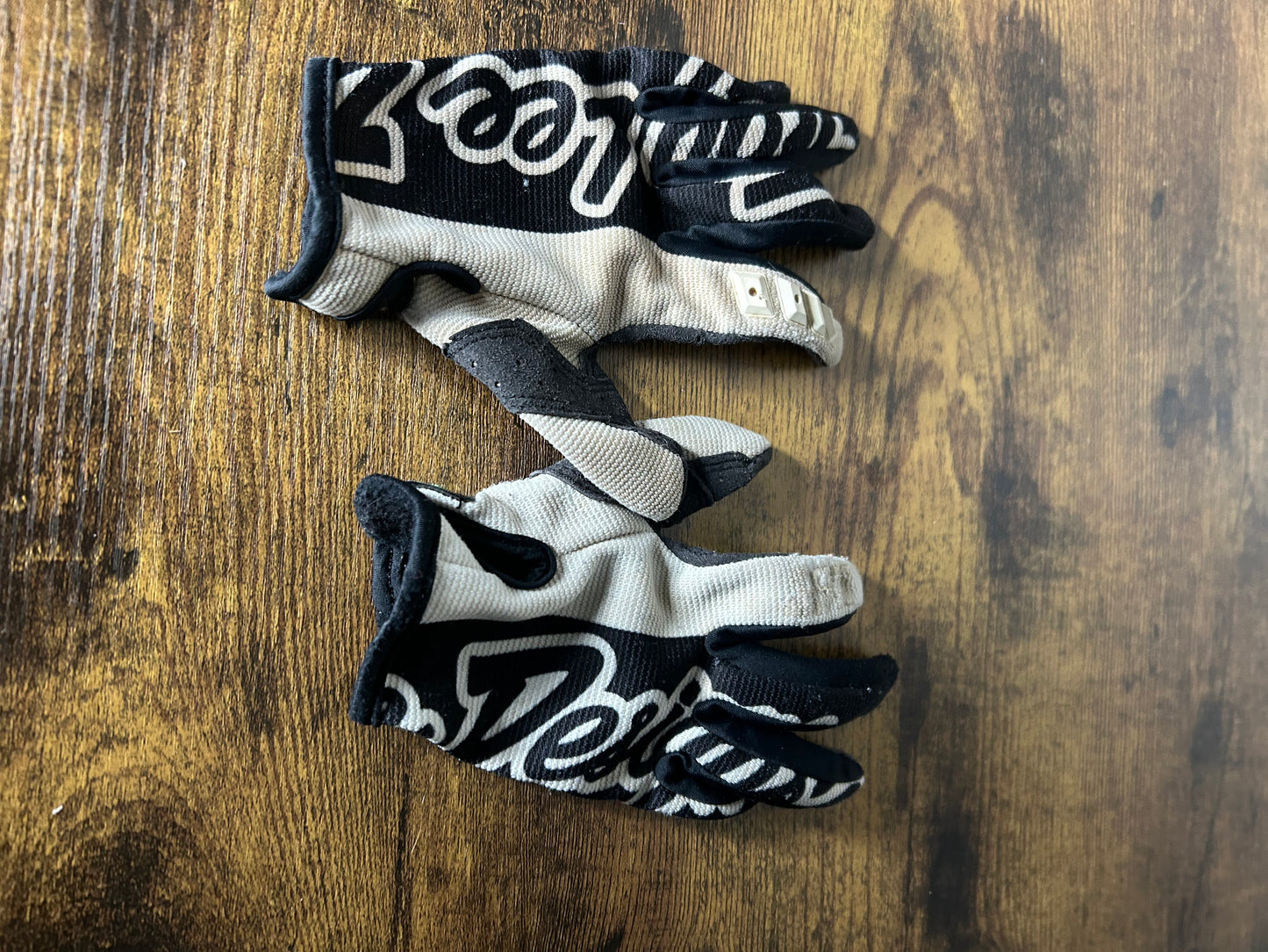 troy lee designs gloves yxs