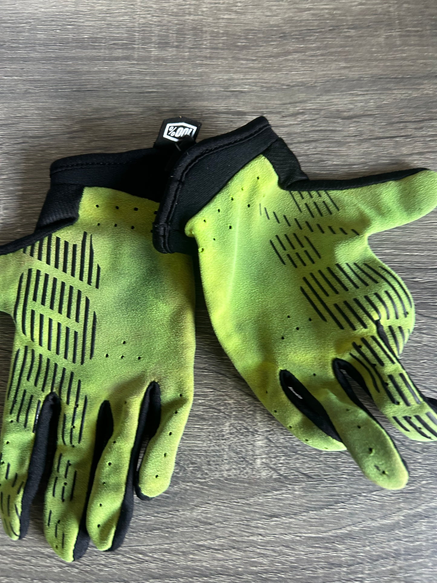 100% gloves youth small