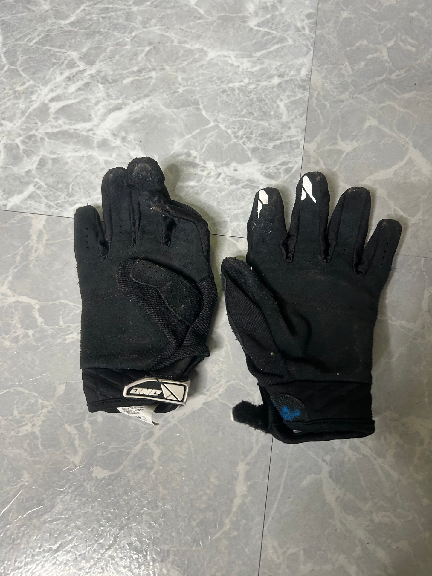 one industries gloves youth medium