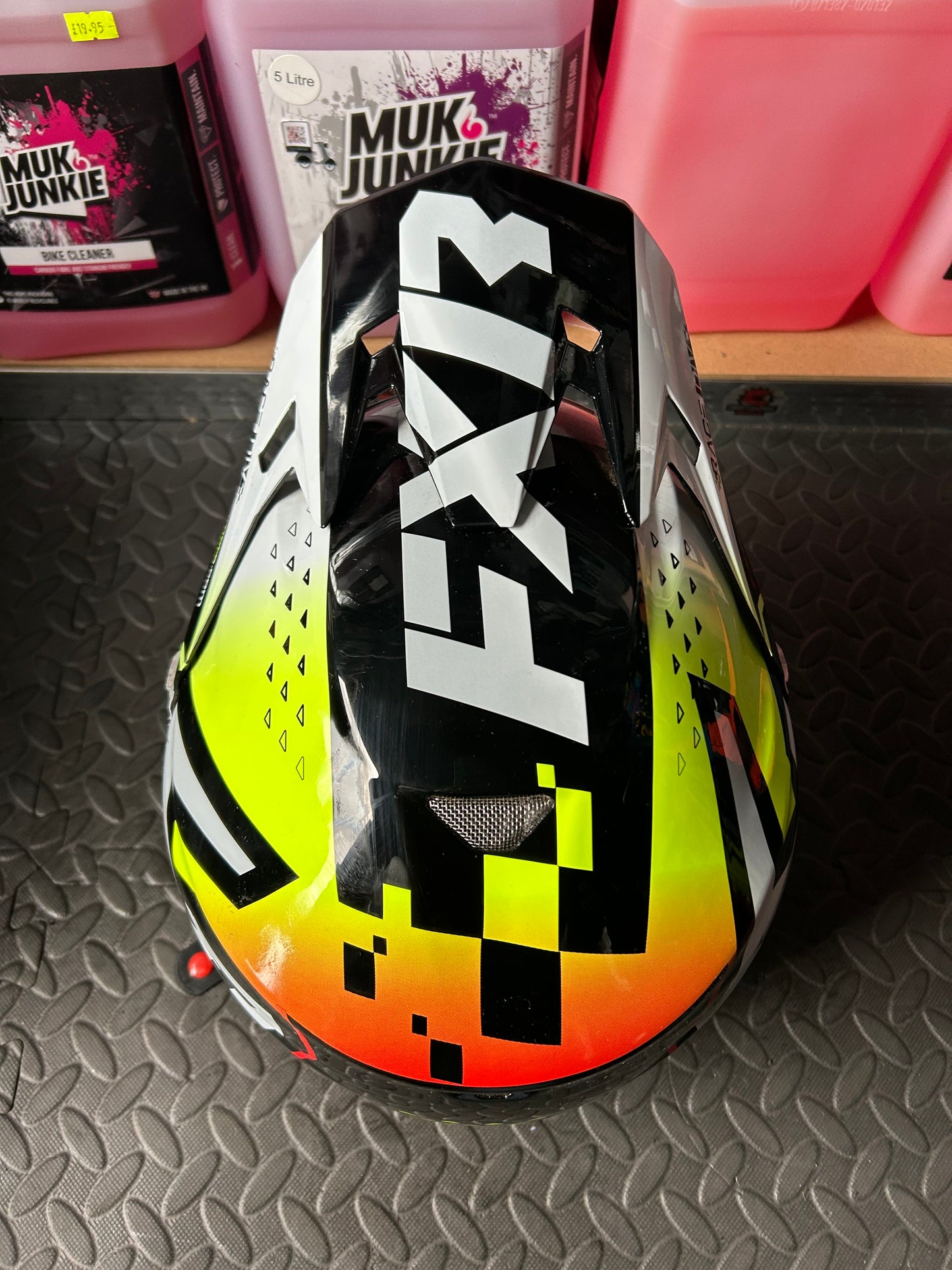 New 6d atr2y youth small 49-50cm