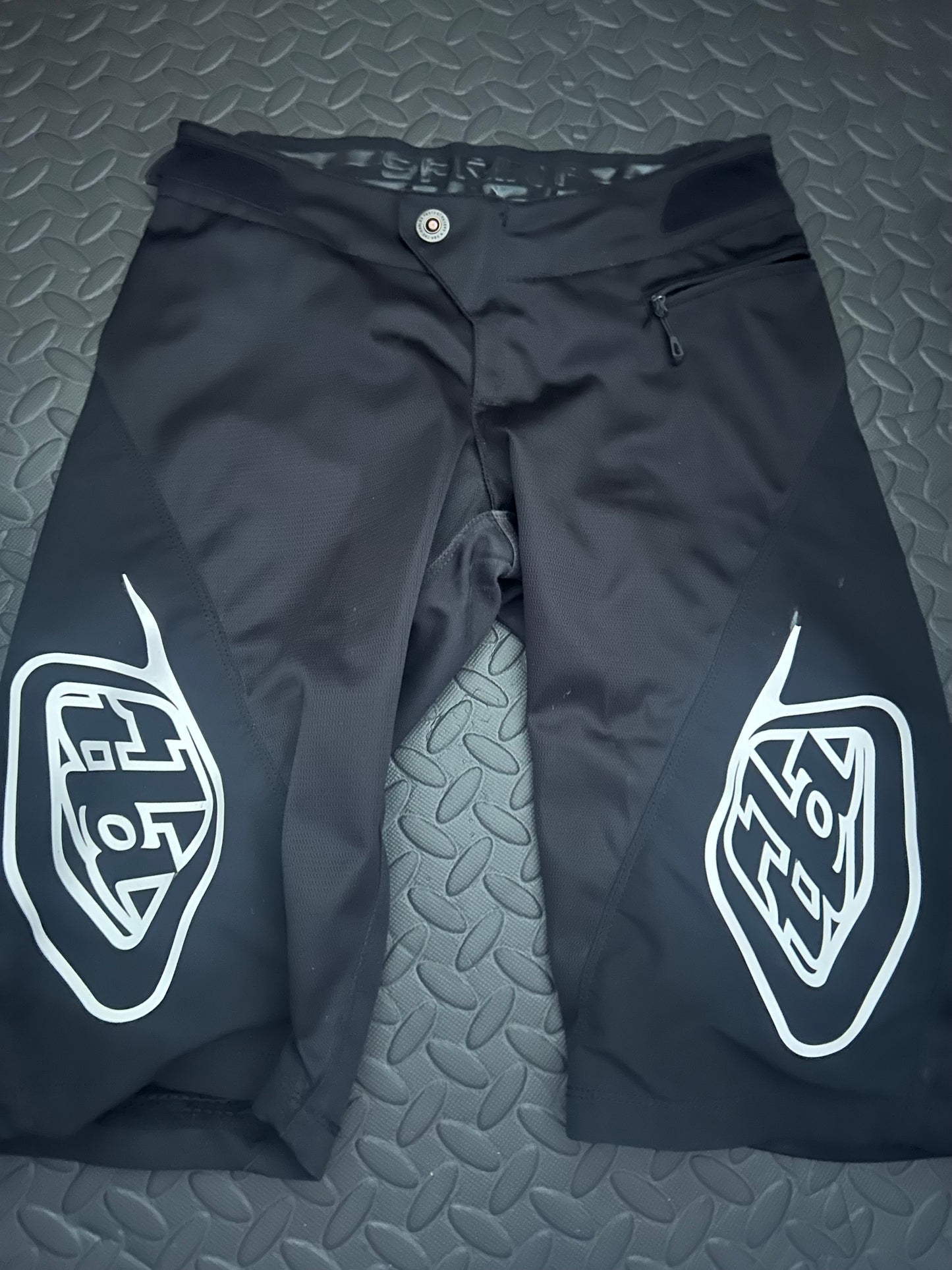 Troy Lee designs shorts 28”